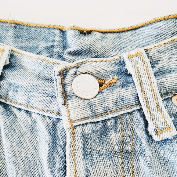 Vintage | Levi's | 501s Cutoff Button Fly Shorts - Picture 13 of 15